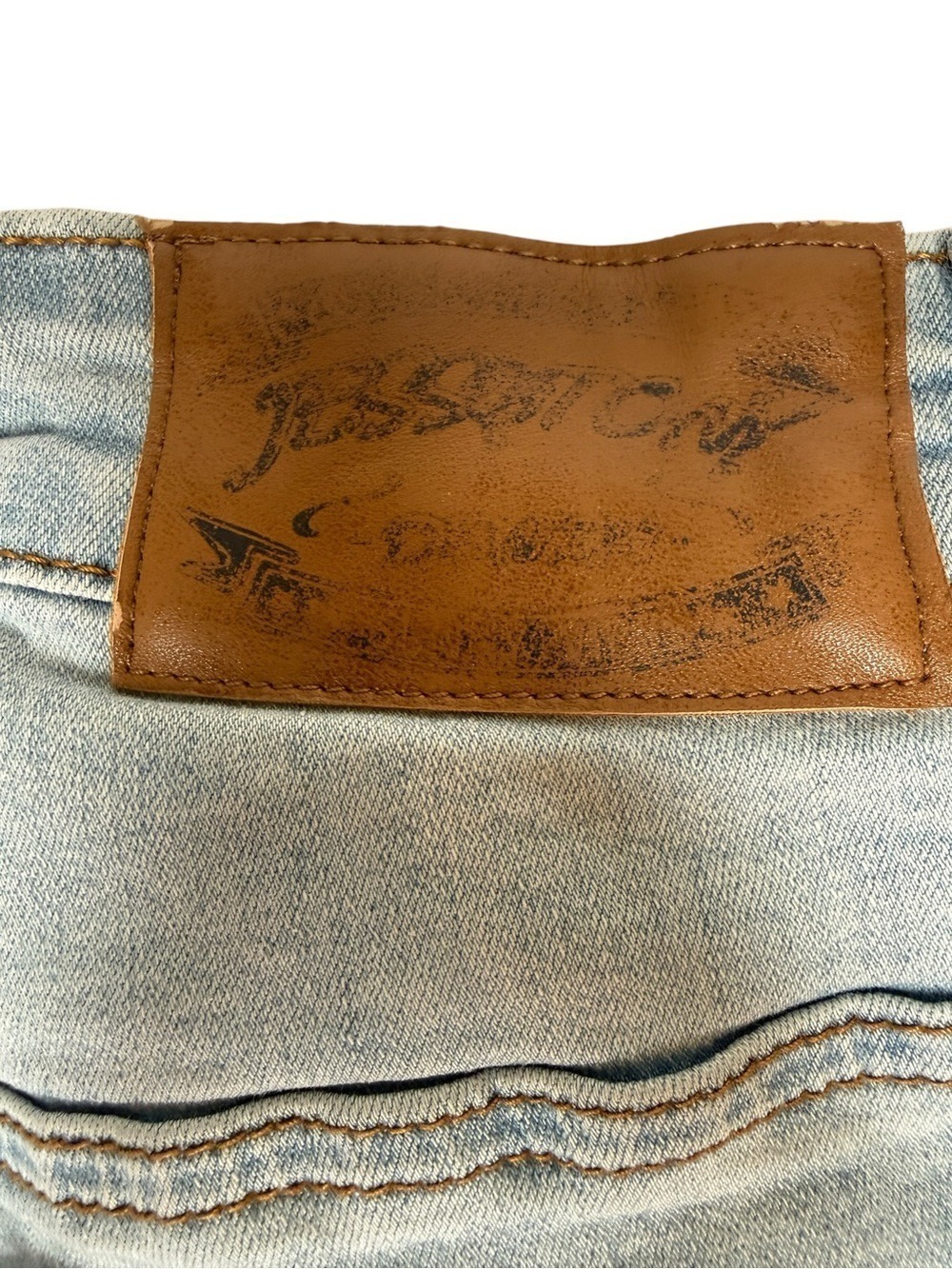 Jess & Tony Light Wash Embroidered Denim Shorts Size 28 - Picture 4 of 6